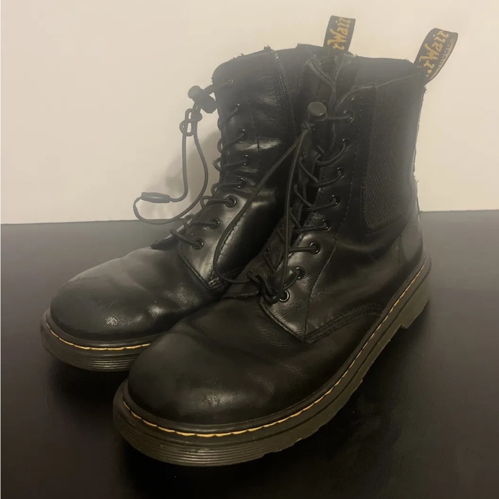 Dr. Doc Martens boots women’s US 5 . Delaney side Zip.